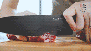 食材統統切成片，待用。