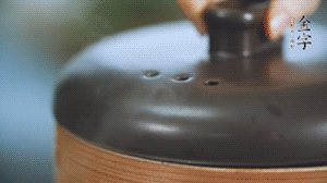 水開后轉中火蒸50-60分鐘。