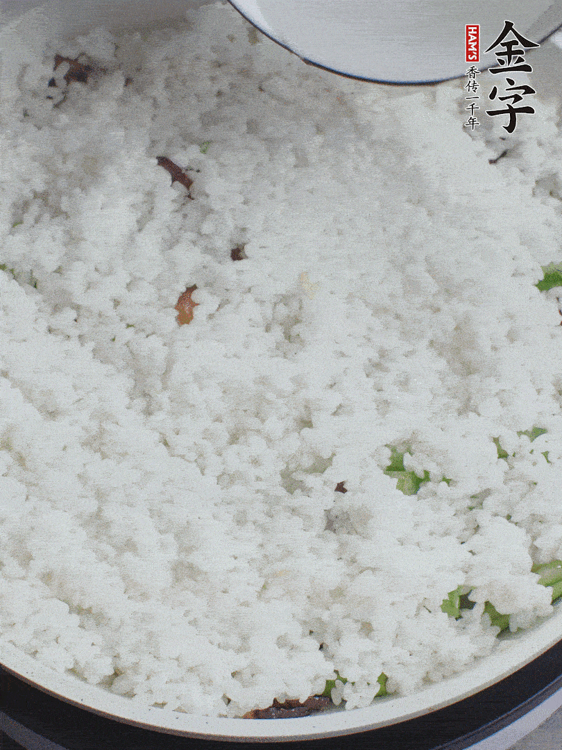 放一碗水，蓋蓋燜煮。