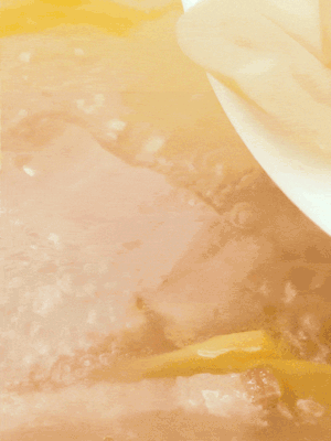 金字咸肉、火腿、春筍 通通放入鍋中小煮30分鐘